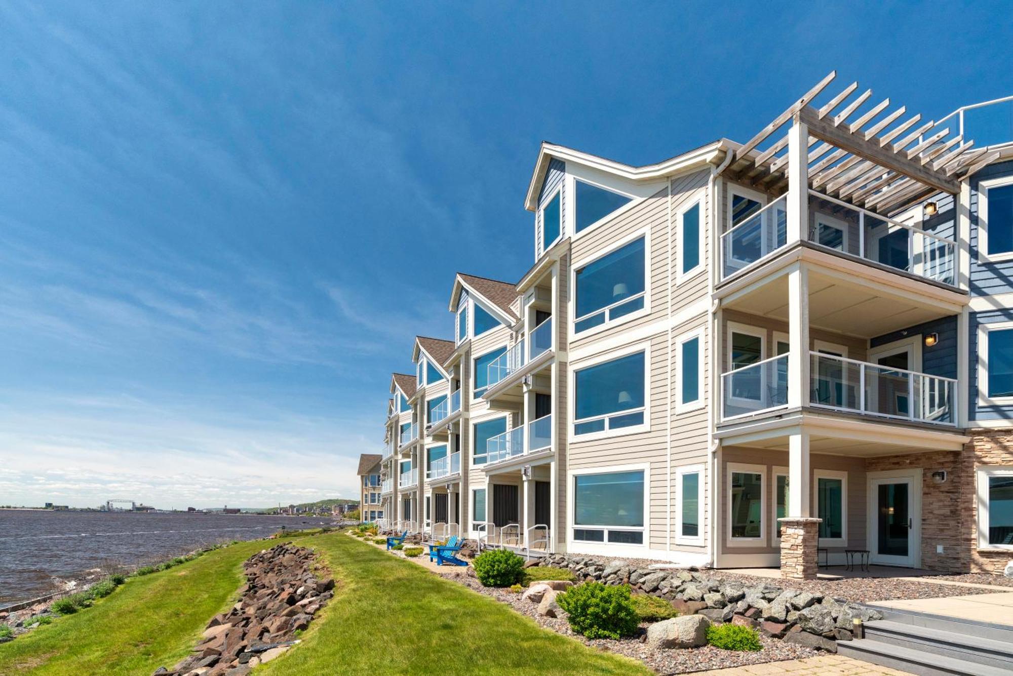 Beacon Pointe On Lake Superior Duluth Exterior photo