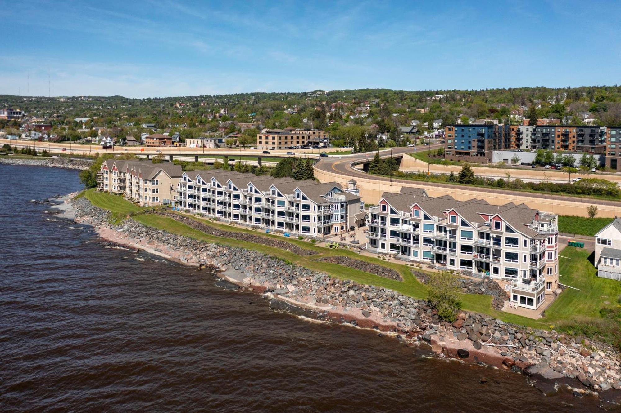 Beacon Pointe On Lake Superior Duluth Exterior photo