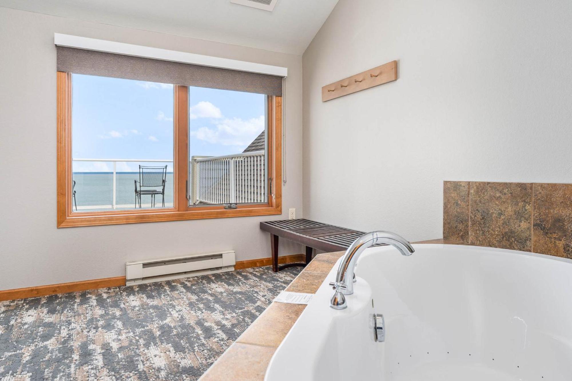 Beacon Pointe On Lake Superior Duluth Exterior photo