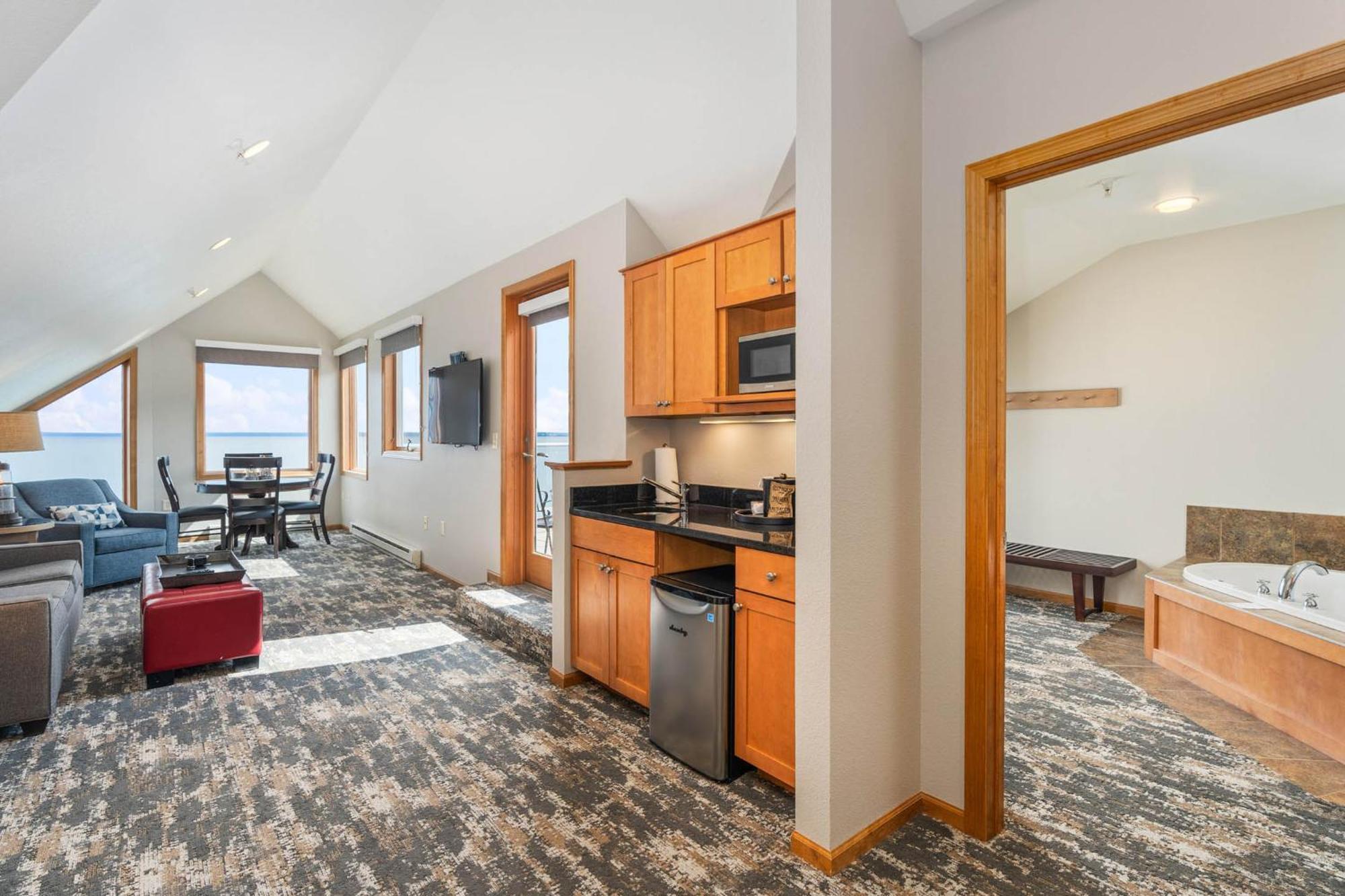 Beacon Pointe On Lake Superior Duluth Exterior photo