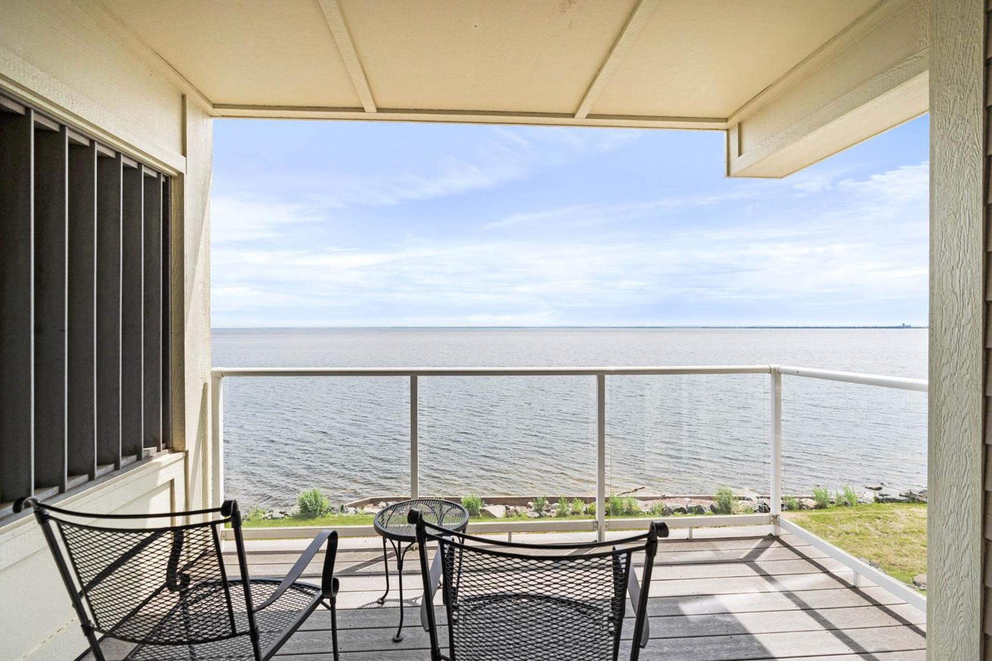 Beacon Pointe On Lake Superior Duluth Exterior photo